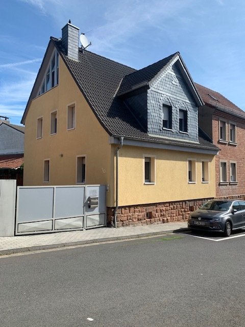 Nidderau: Gepflegtes Einfamilienhaus mit Ausbaupotenzial Nidderau: Gepflegtes Einfamilienhaus mit Ausbaupotenzial